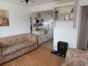 Homely 2 bed on popular Sunbeach Holiday Village- 5min walk to beach, near Great Yarmouth & Norfolk Broads